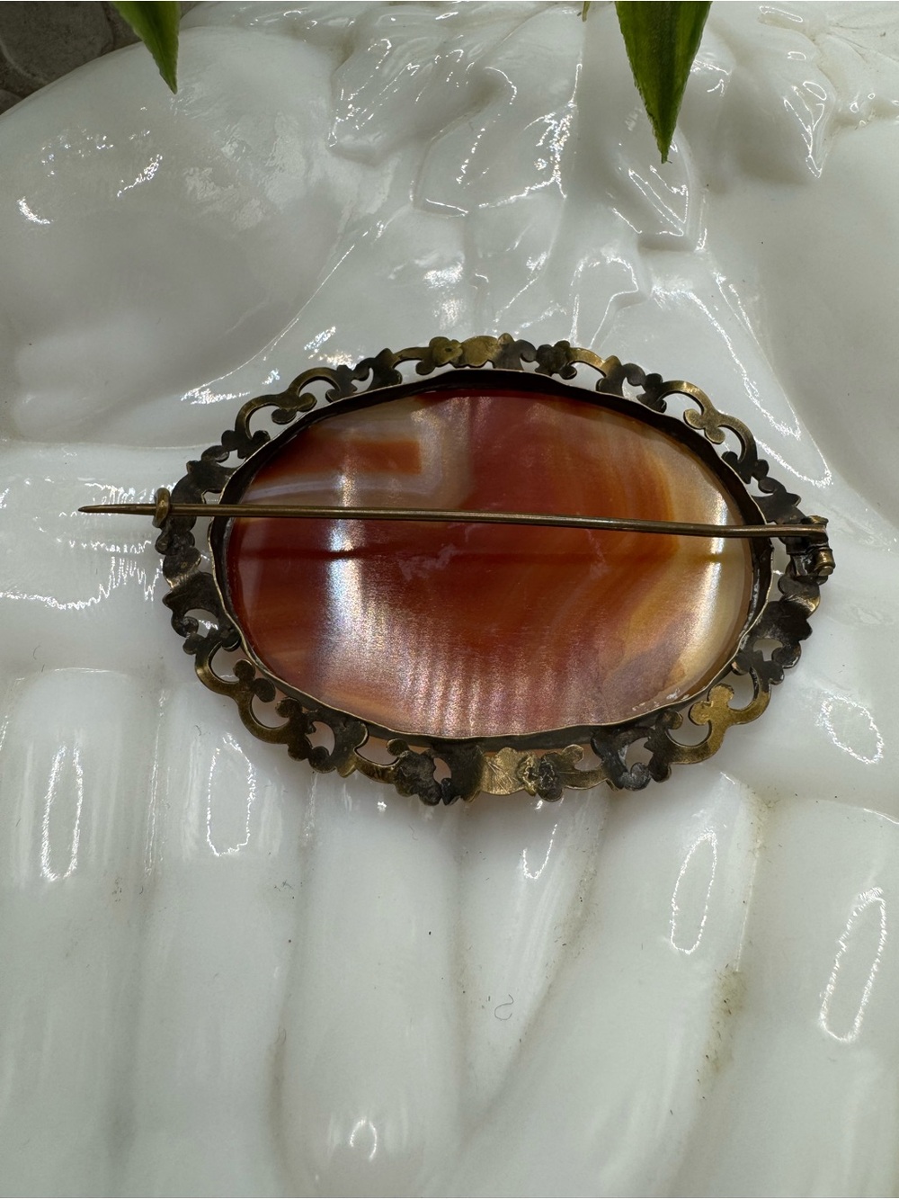 Antique Victorian style banded agate brooch. 2 1/2” x 2”. Nice condition - Picture 4 of 6